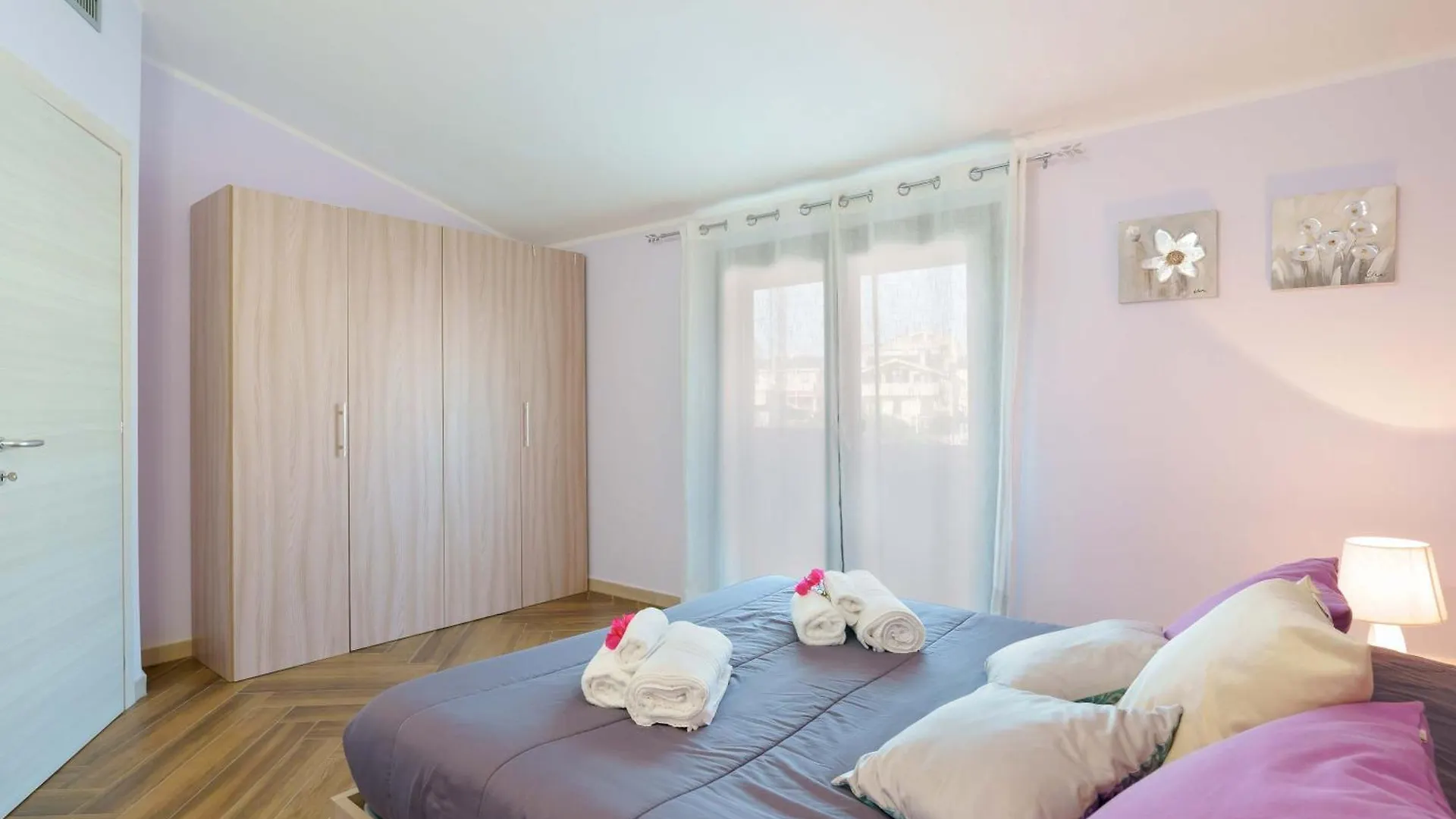 Exclusive Use Swimming Pool Available From June To September カリアリ 別荘