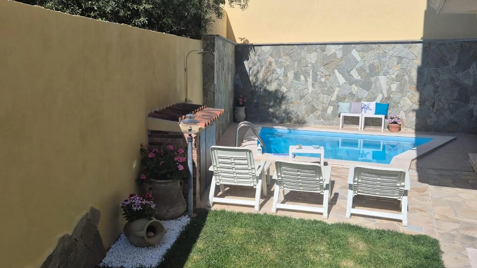 Exclusive Use Swimming Pool Available From June To September Cagliari 0*,  Italië