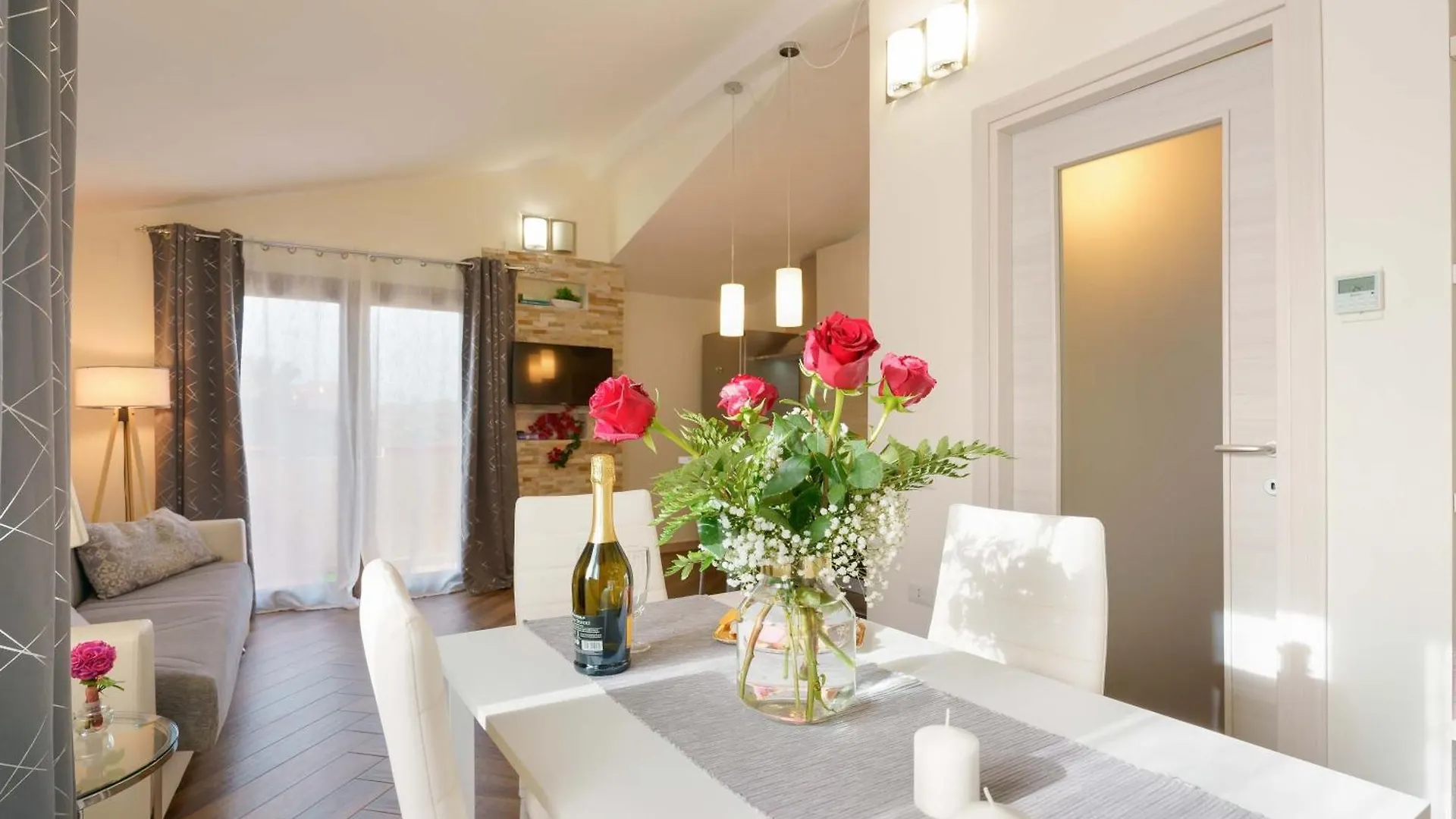 Exclusive Use Swimming Pool Available From June To September Cagliari Feriehus